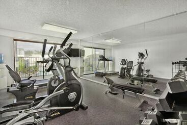 Howard Johnson Hotel & Suites By Wyndham Tacoma