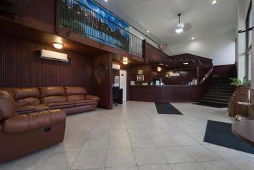 هتل Little Suites Provo Extended Stay