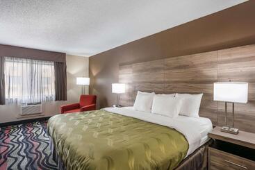 هتل Quality Inn Cedar Rapids South