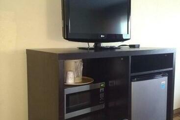 هتل Ramada By Wyndham Asheville Southeast