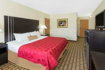 هتل Ramada By Wyndham Asheville Southeast