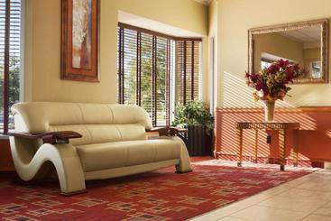 هتل Ramada By Wyndham Sioux City