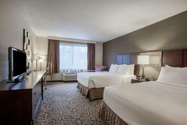 هتل Crowne Plaza Danbury, An Ihg