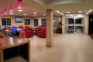 هتل Red River Inn & Suites Fargo