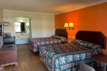 هتل Baton Rouge West Inn