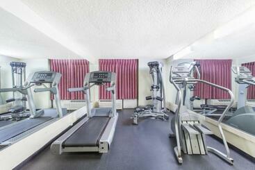 هتل La Quinta Inn & Suites By Wyndham Oakland Airport Coliseum