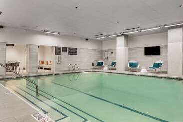 ホテル Embassy Suites By Hilton Raleigh Crabtree