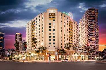 هتل Embassy Suites By Hilton San Diego Bay Downtown