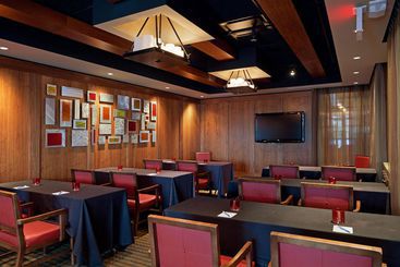 هتل Indigo Boston - Newton Riverside