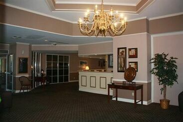 هتل Gainesville Inn & Suites