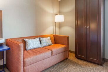 هتل Hampton Inn Madison East Towne Mall Area