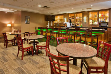 هتل Holiday Inn Country Club Plaza