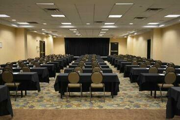 هتل Holiday Inn Country Club Plaza