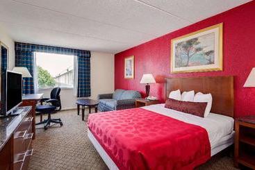 هتل Ramada By Wyndham Fishkill