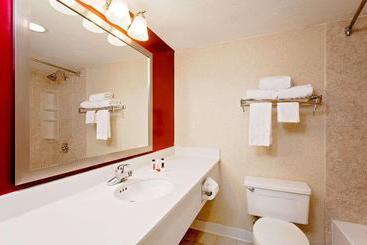 هتل Ramada By Wyndham Fishkill