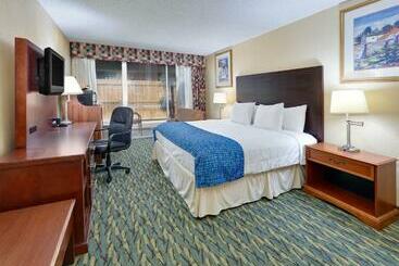 هتل Travelodge By Wyndham Texarkana