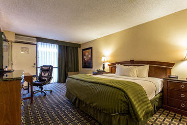 هتل Clarion Modesto