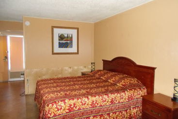 هتل Pure Seasons Inn
