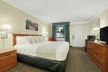 هتل Baymont By Wyndham Longview