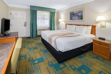 酒店 Days Inn By Wyndham San Diego Vista