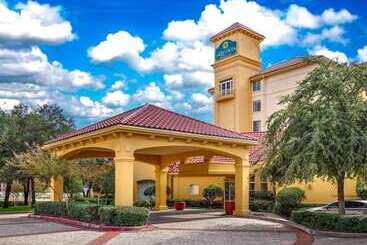 هتل La Quinta By Wyndham Dallas North Central