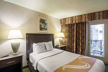 هتل Quality Inn Oceanfront