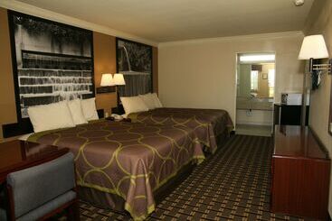 فندق Super 8 By Wyndham Tyler Tx
