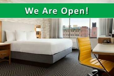 هتل Radisson  Baltimore Downtowninner Harbor
