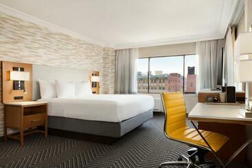 هتل Radisson  Baltimore Downtowninner Harbor