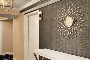 هتل Radisson  Baltimore Downtowninner Harbor