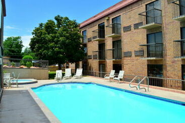 هتل Stratford Court