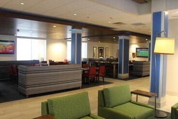هتل Holiday Inn Express Athens   University Area, An Ihg