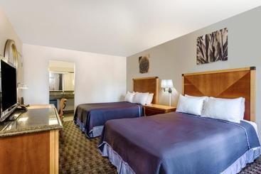 هتل Howard Johnson By Wyndham Scottsdale Old Town