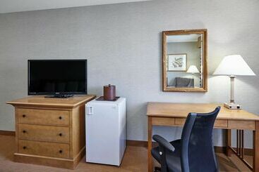 هتل Madison Plaza