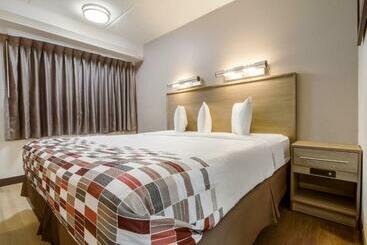 מוטל Red Roof Inn Detroit  Farmington Hills