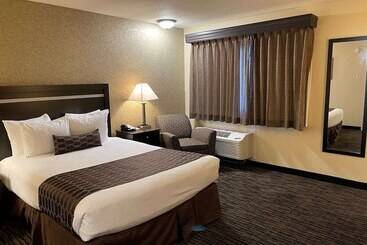 בית מלון כפרי Best Western Plus Pleasanton Inn