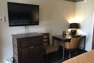 هتل Days Inn By Wyndham Fresno Central