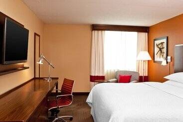 هتل Four Points By Sheraton Saginaw