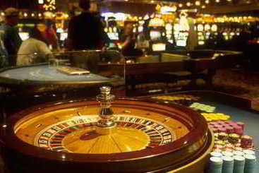 هتل Lakeside Inn & Casino