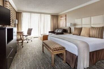 هتل The San Luis Resort Spa & Conference Center