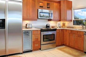 استراحتگاه Wailea Ekolu Village   Coraltree Residence Collection