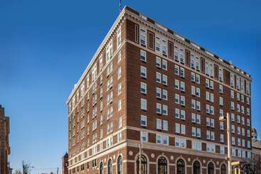 The Yorktowne Hotel, Tapestry Collection By Hilton