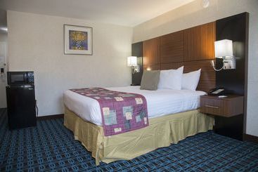 Charles River Motel