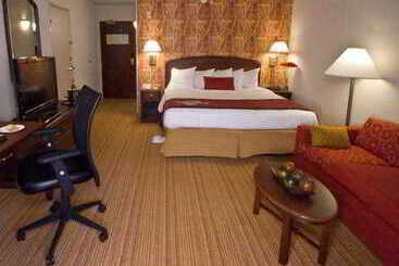 فندق Courtyard By Marriott Lansing