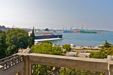 هتل Riviera