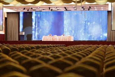 Hotel B P International