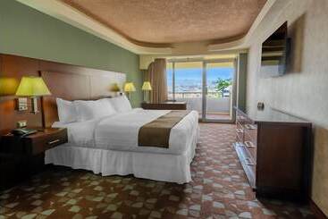 هتل Plaza San Martin