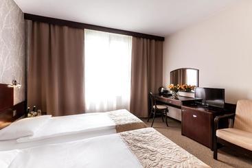 هتل Go Carcow Resort