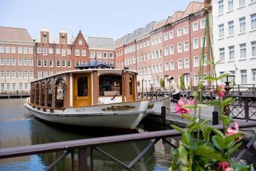 هتل Europe Huis Ten Bosch