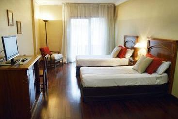 Gardi Hotel & Suites